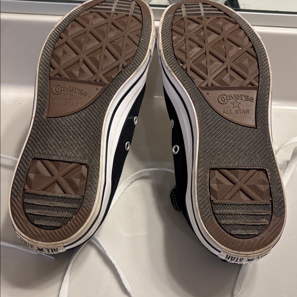 Converse Chuck Taylor All Star Black and White High-Tops - Picture 4 of 8